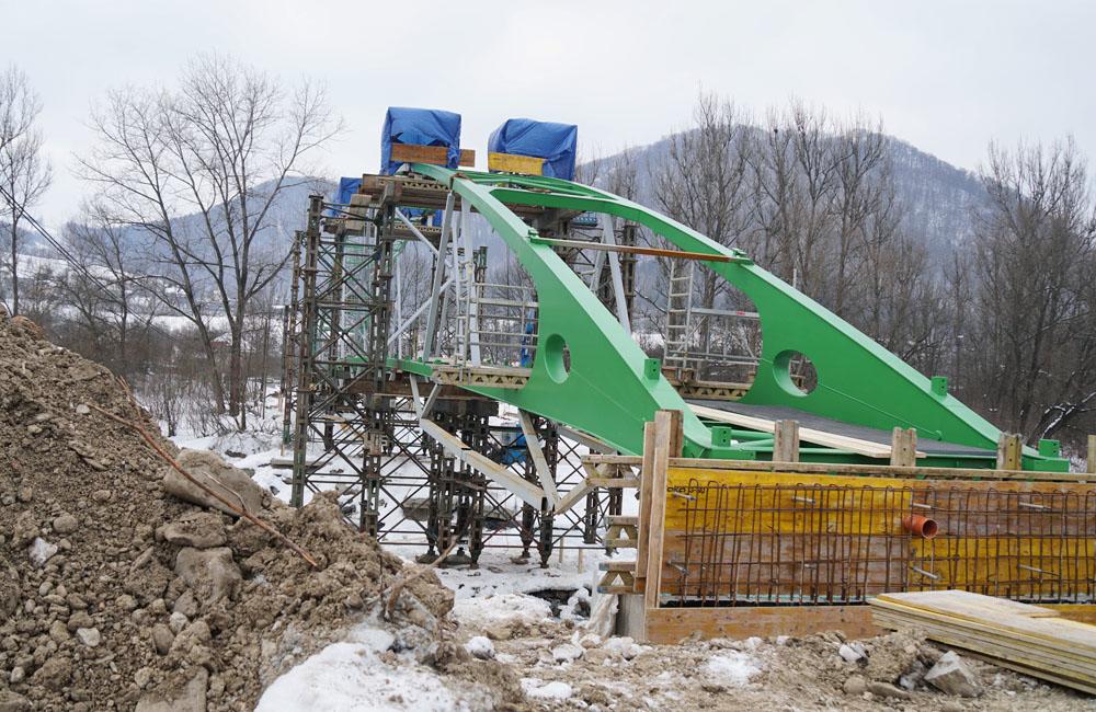 FOTO: Postup prác na stavbe novej lávky v mestskej časti Vranie, foto 3