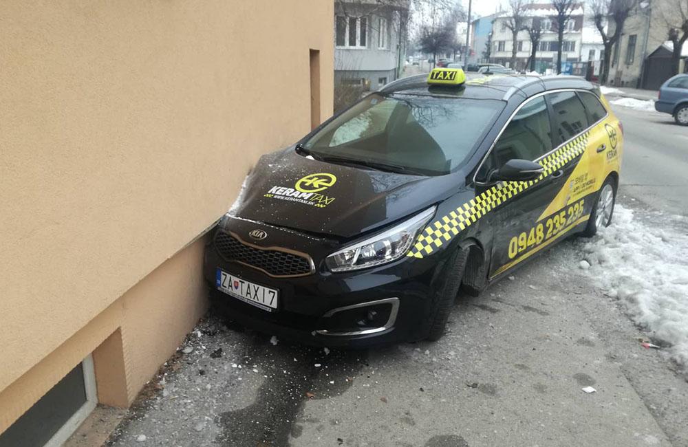 Nebezpečný vodič búral do áut v Žiline, foto 3