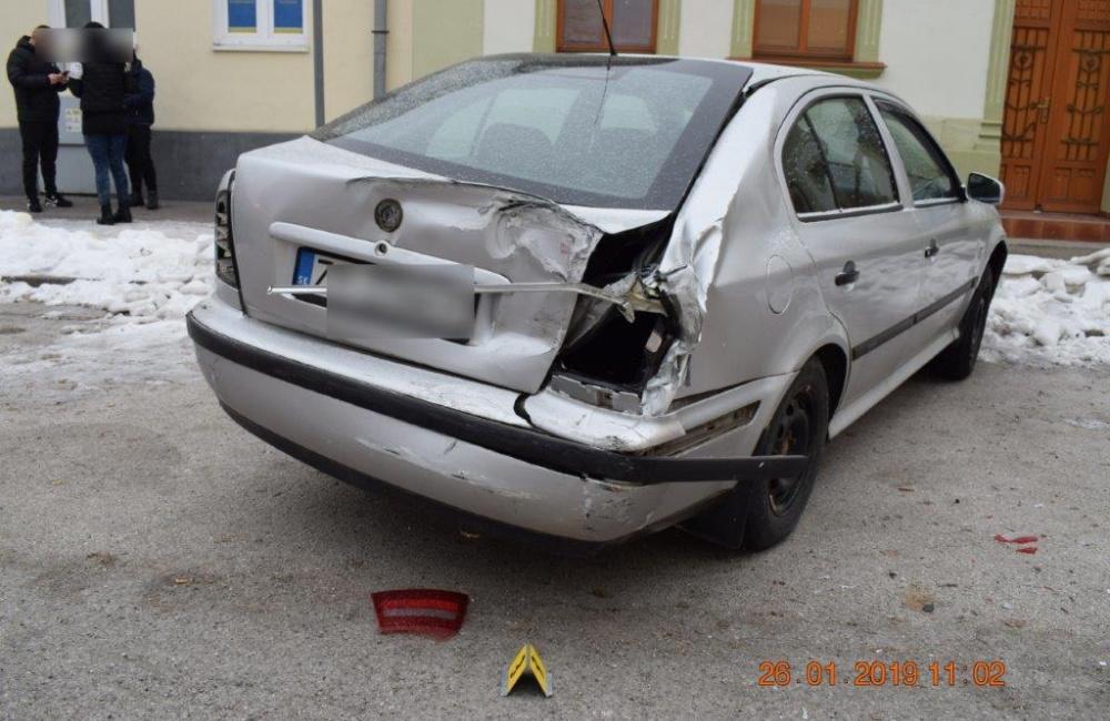 Policajná naháňačka v Žiline 26.1.2019 - poškodené autá, foto 1