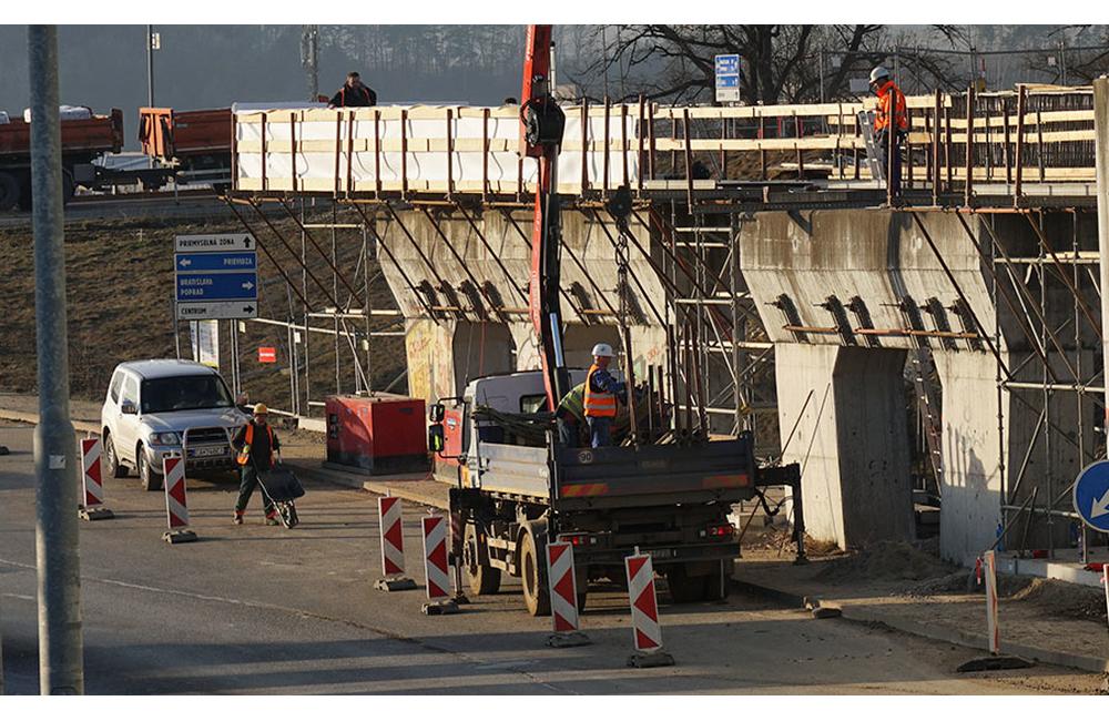 FOTO: Práce na stavbe diaľničného privádzača po zime opäť obnovili, foto 3