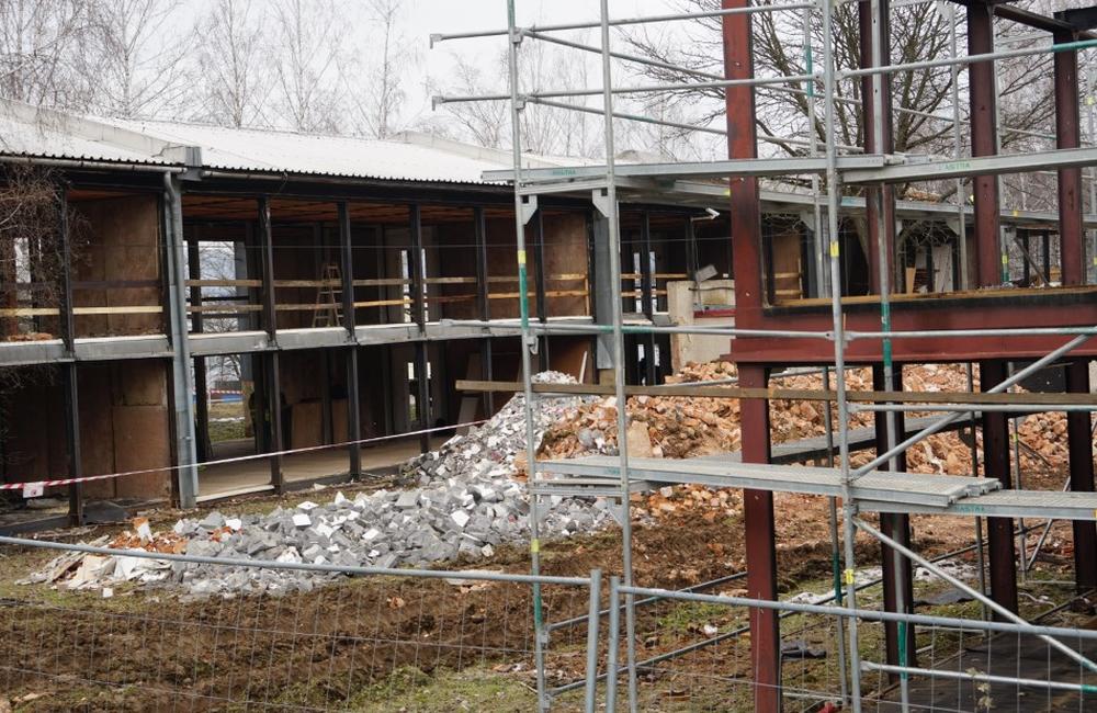FOTO: Unimobunky pri Novej menze búrajú, na mieste vznikne parkovisko a neskôr budova, foto 15