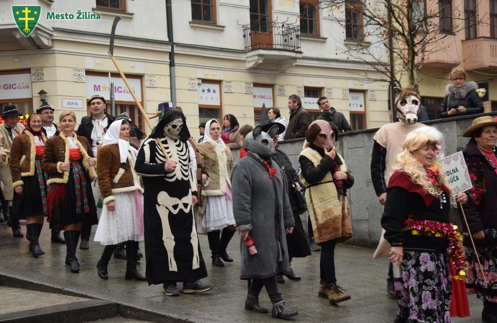 FOTO: Centrum mesta Žilina dnes ožilo karnevalovým sprievodom, foto 8
