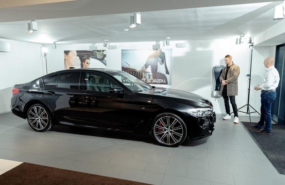 Herec Tomáš Maštalír si prevzal nové BMW v Žiline, foto 10