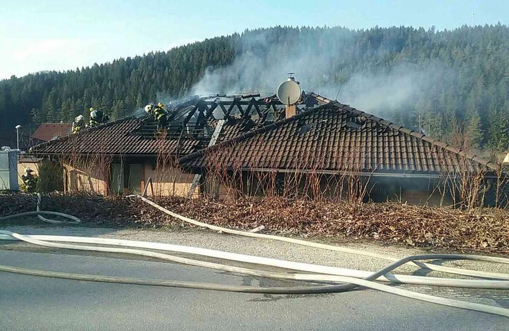 Požiar rodinného domu v mestskej časti Žilina - Zádubnie 31.3.2019, foto 3