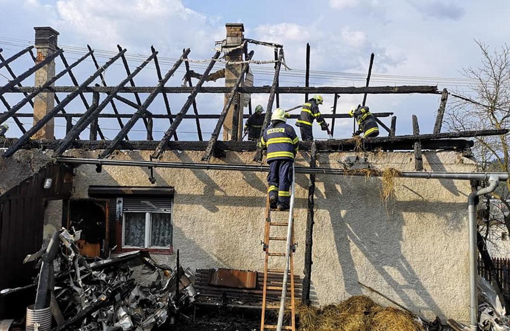 Požiar rodinného domu v obci Skalité 5.4.2019, foto 5
