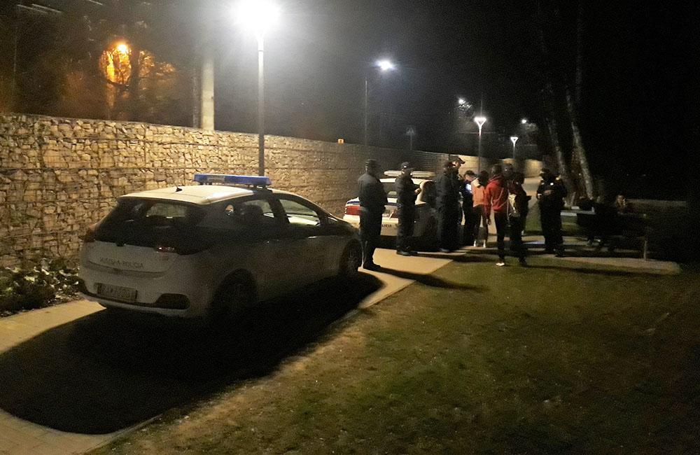 Kontroly mestskej polície zamerané na požívanie alkoholu na verejných priestranstvách v Žiline, foto 1