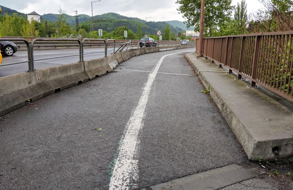 Úsek medzi Budatínskym mostom a Hydrouzlom spevnia asfaltom, vznikne nová cyklotrasa, foto 5