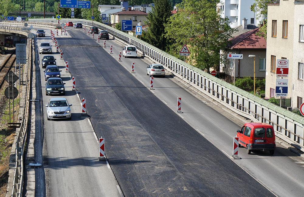 FOTO: Slovenská správa ciest urýchľuje rekonštrukciu cesty pod Rondlom, asfaltuje sa už od rána, foto 4