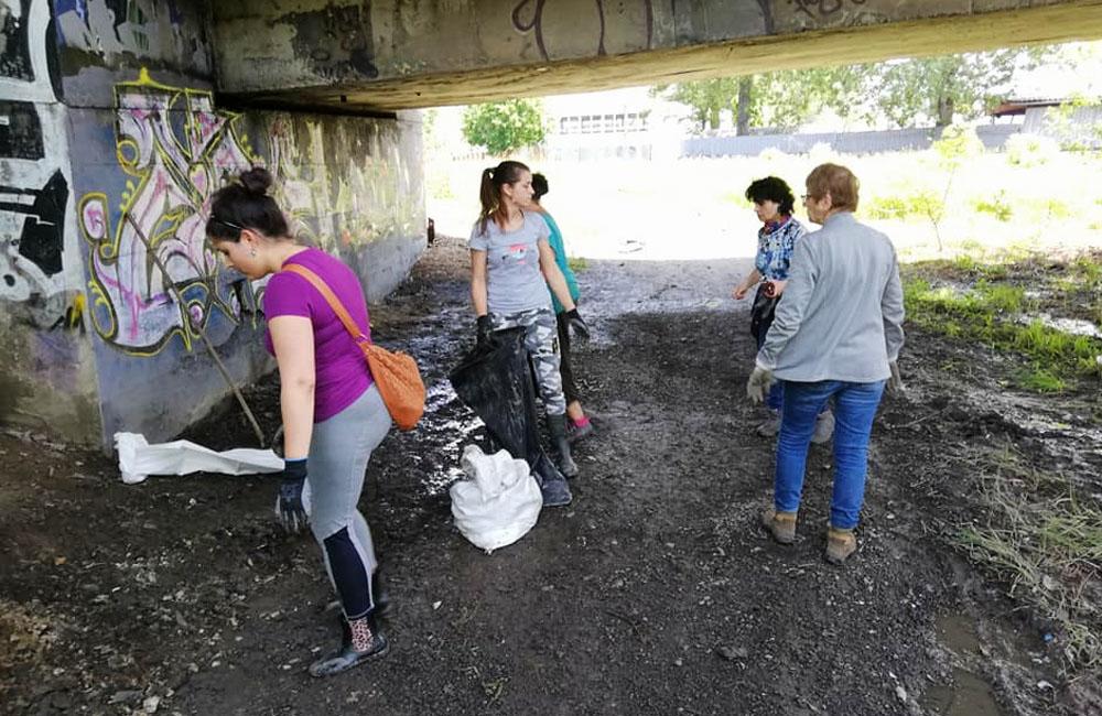 Dobrovoľnícke čistenie historického územia Frambor v Žiline 25.5.2019, foto 1