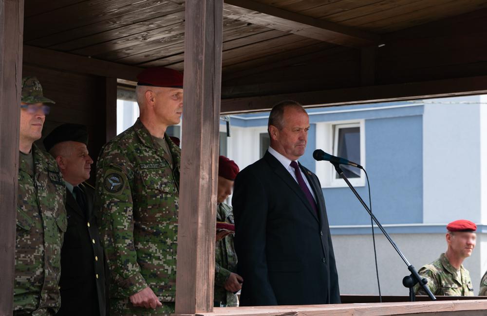 FOTO: Elitný 5. pluk špeciálneho určenia v Žiline dnes slávnostne prevzal od ministra 18 štvorkoliek, foto 9