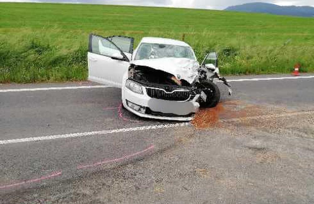 FOTO: V okrese Liptovský Mikuláš došlo tragickej nehode, po zrážke auta a motorky zomreli dve osoby, foto 4