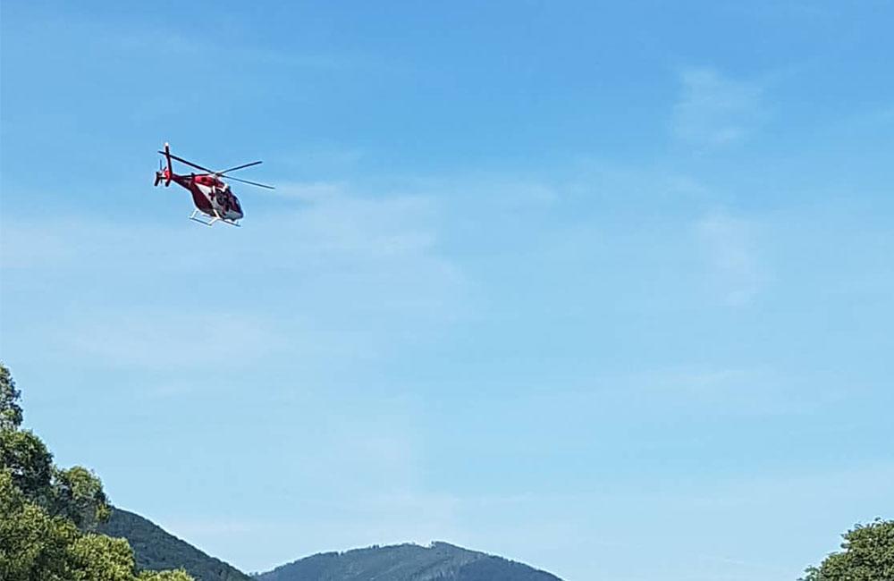 AKTUÁLNE: Cesta medzi obcami Belá a Stráža je uzavretá, pri dopravnej nehode zasahuje aj vrtuľník, foto 6
