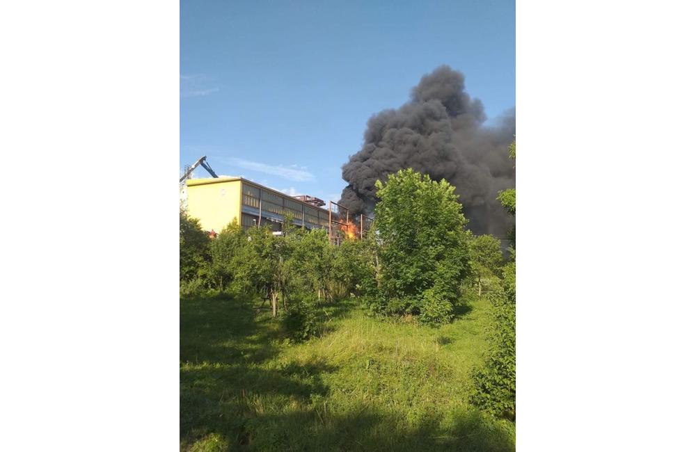 AKTUÁLNE: V Mikšovej došlo k požiaru elektrárne, zasahujú hasiči z Bytče aj zo Žiliny, foto 4