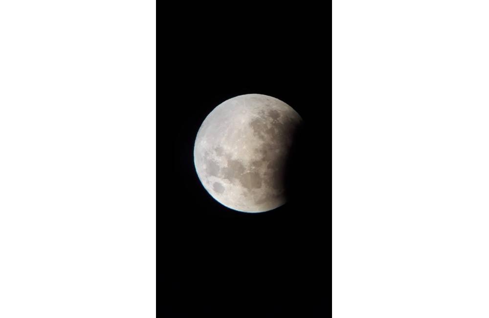 FOTO: Čiastočné zatmenie Mesiaca v Žiline od našich čitateľov, foto 3