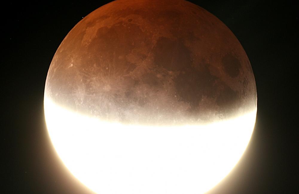 FOTO: Čiastočné zatmenie Mesiaca v Žiline od našich čitateľov, foto 8