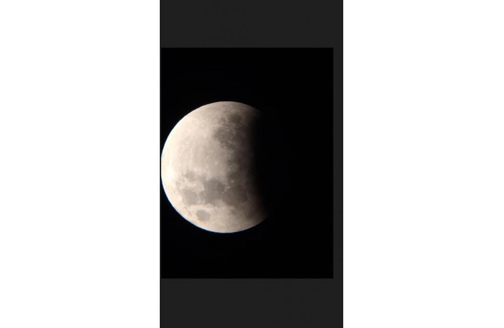 FOTO: Čiastočné zatmenie Mesiaca v Žiline od našich čitateľov, foto 12