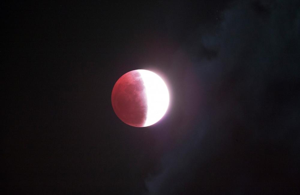 FOTO: Čiastočné zatmenie Mesiaca v Žiline od našich čitateľov, foto 13