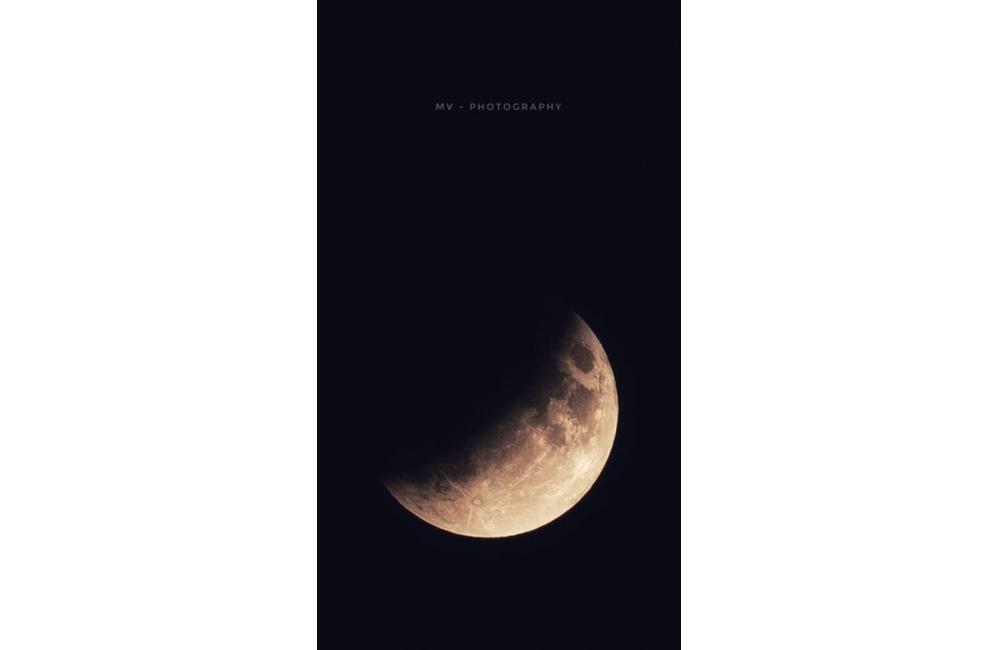 FOTO: Čiastočné zatmenie Mesiaca v Žiline od našich čitateľov, foto 14
