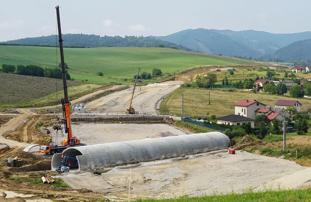 FOTO: Ako napredujú práce na stavbe diaľničného privádzača z Lietavskej Lúčky do Žiliny, foto 1