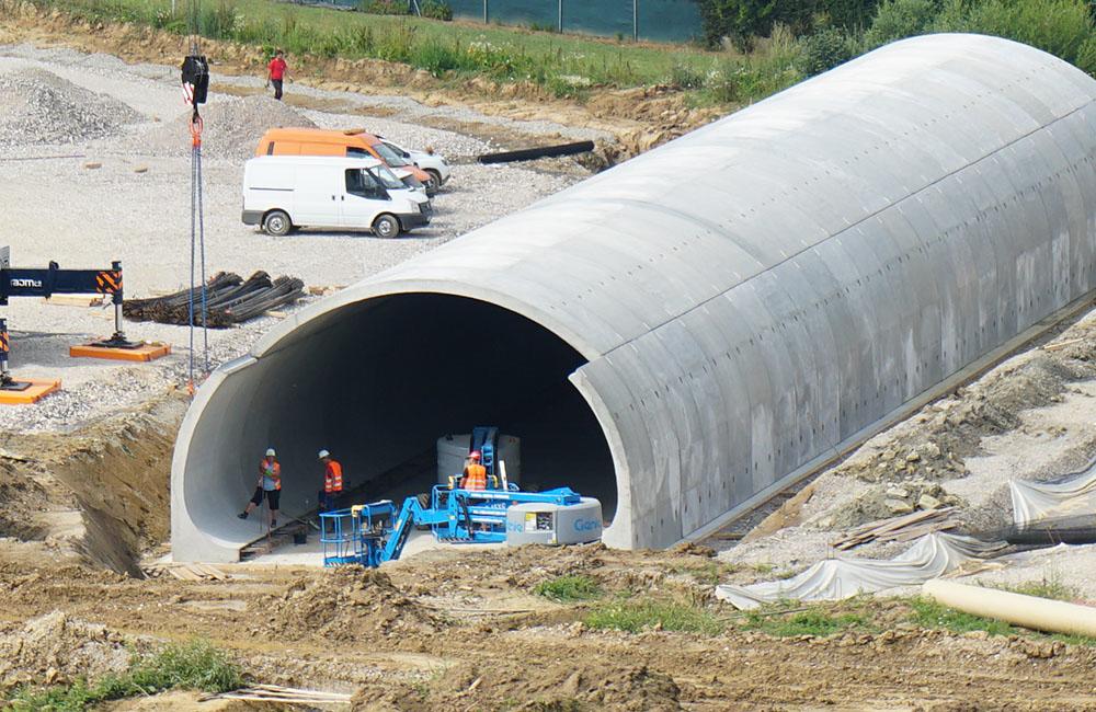 FOTO: Ako napredujú práce na stavbe diaľničného privádzača z Lietavskej Lúčky do Žiliny, foto 7