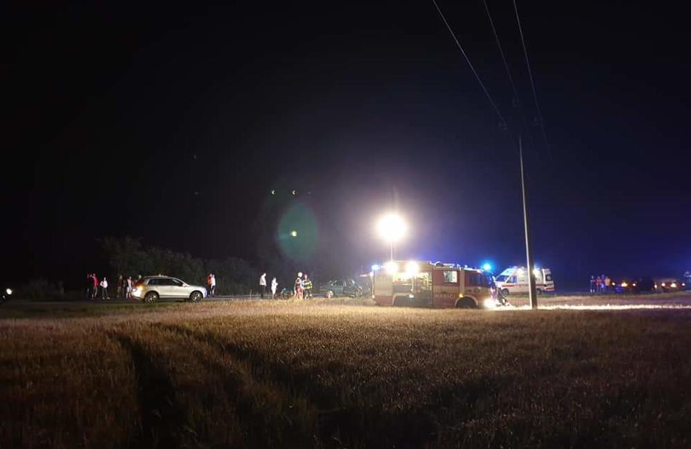 FOTO: V okrese Dolný Kubín došlo k zrážke troch áut, cesta je neprejazdná, foto 3