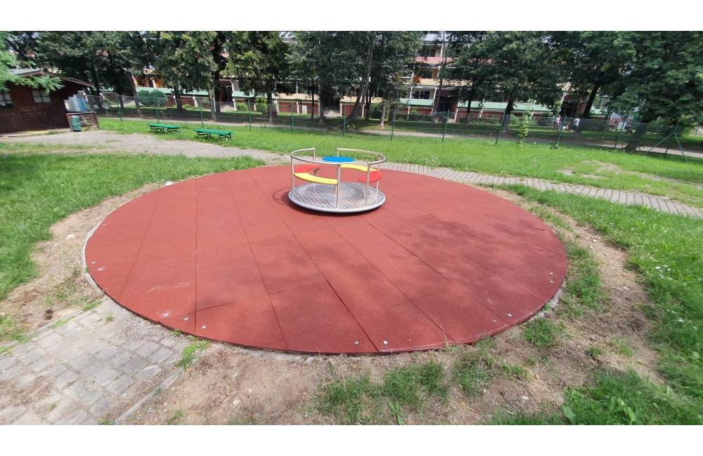FOTO: Zrekonštruované detské ihriská v Žiline, foto 9