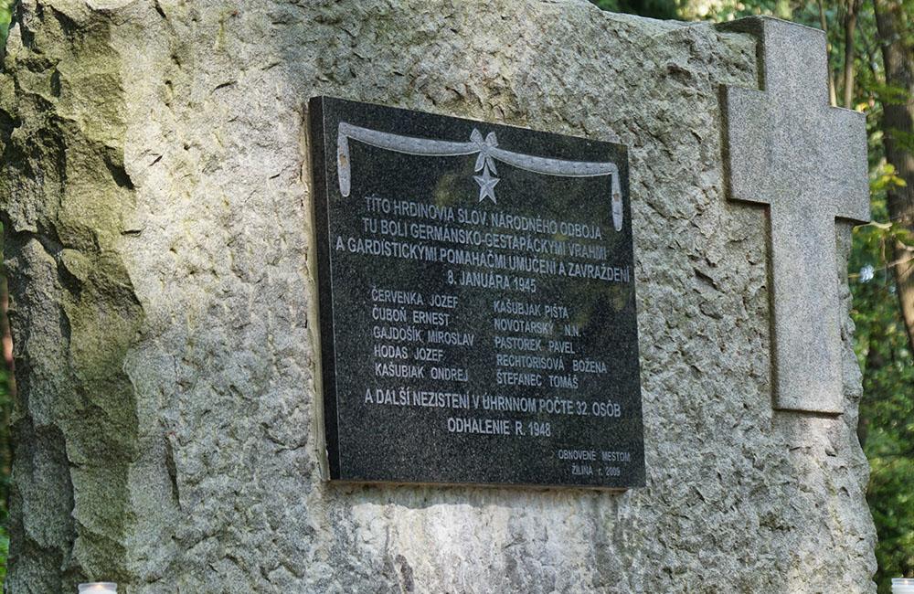 FOTO: V Lesoparku Chrasť si v utorok uctili obete druhej svetovej vojny, foto 3