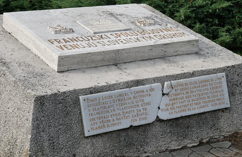 FOTO: Pri pamätníku v Strečne si uctili francúzskych partizánov, foto 4