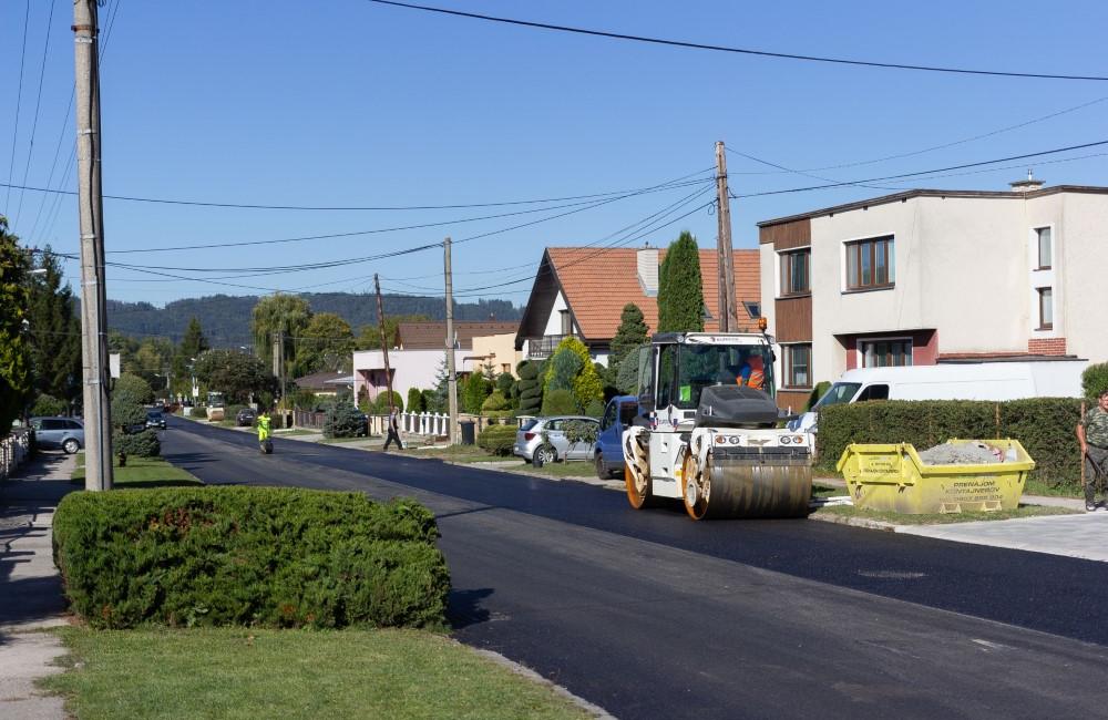 FOTO: V Rosine pokračuje rekonštrukcia cesty, foto 8