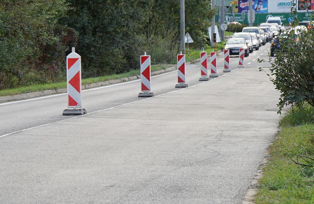 FOTO: Na rozkopanej ceste medzi Solinkami a Vlčincami dnes položili nový asfaltový koberec, foto 5