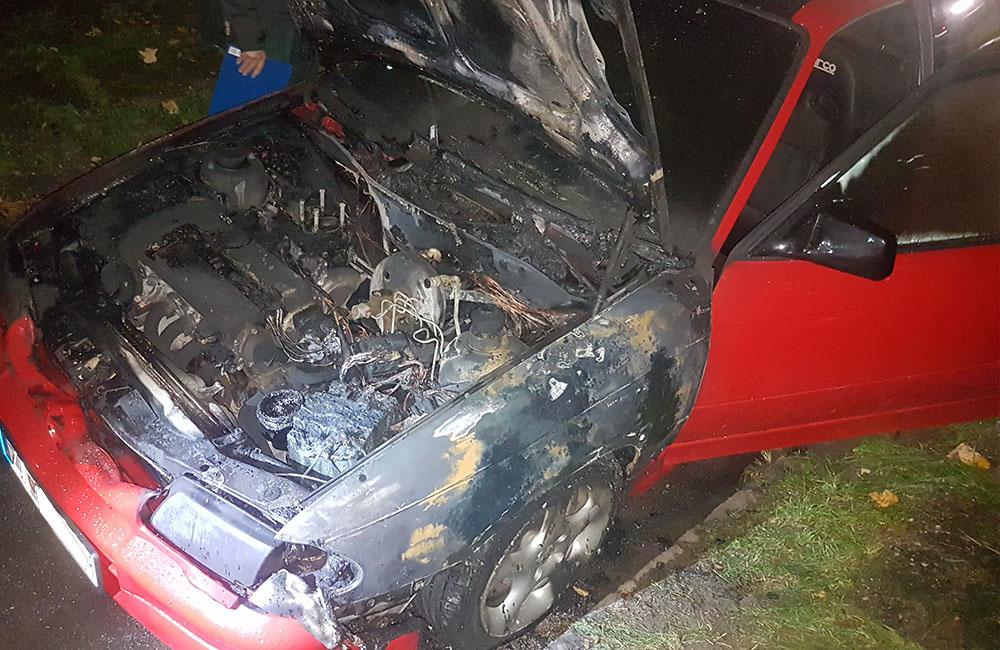 Požiar osobného auta na sídlisku Hliny 24.9.2019, foto 1