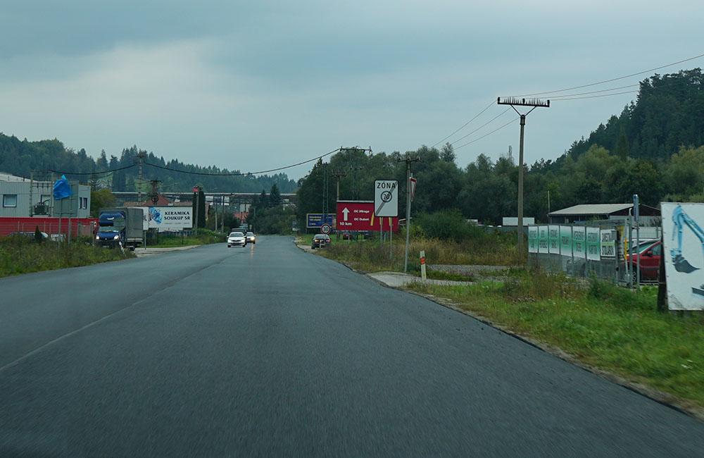 FOTO: Na ceste 1. triedy medzi obcami Lietavská Lúčka a Porúbka pokladajú nový asfalt, foto 5