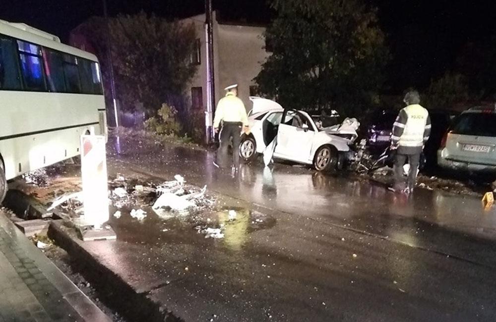FOTO: Pri zrážke auta s autobusom na Orave zomrel len 20-ročný vodič, foto 4