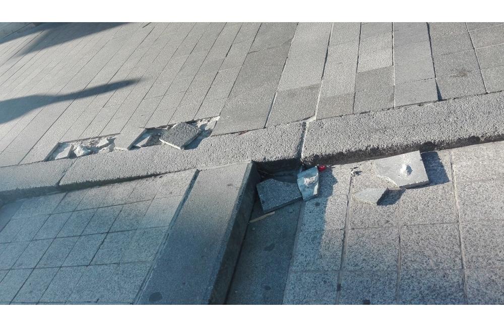 FOTO: Poškodená balustráda a Farské schody, foto 1