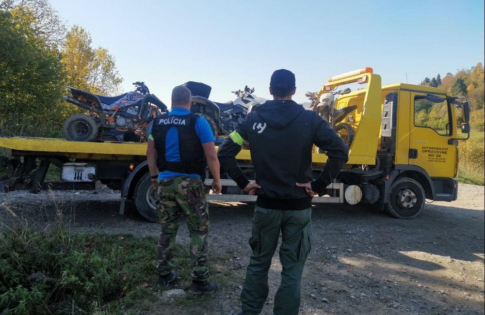 Zaistenie štyroch motorových vozidiel jazdiacich po Národnom parku Malá Fatra, foto 2