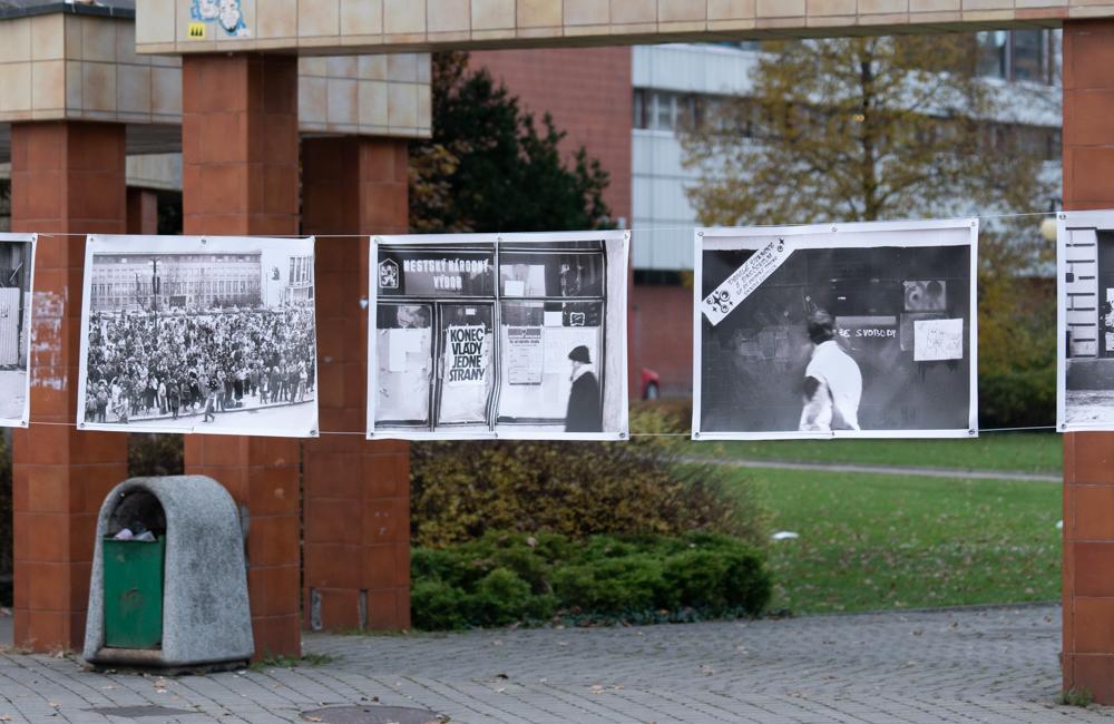 FOTO: Výstava Nežná revolúcia - žilinské fotodokumenty a symboly , foto 6