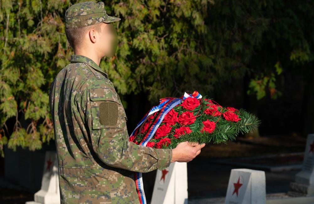 FOTO: Slávnostný ceremoniál symbolického odobratia zeme z Pamätníka vojakov Červenej armády v Žiliny, foto 4