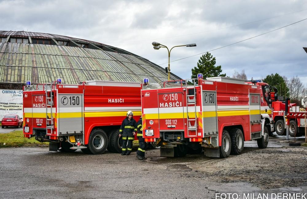 FOTO: Taktické cvičenie hasičov zamerané na požiar výškovej budovy, foto 10