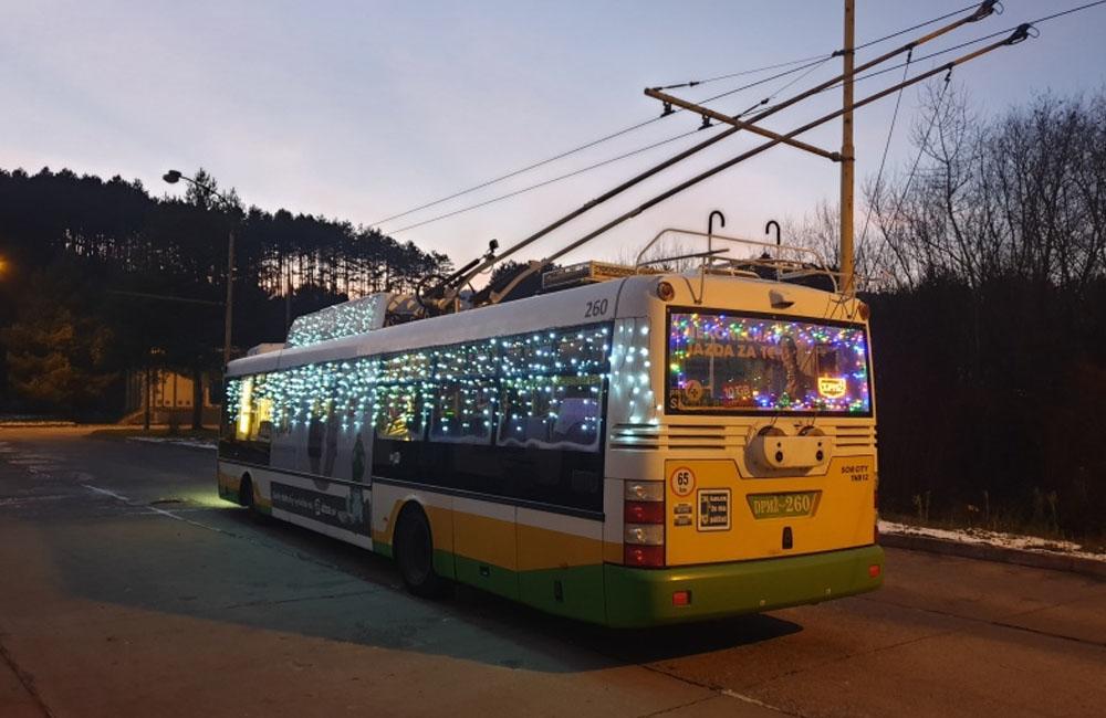 Vianočný trolejbus vyrazí na cesty v Žiline aj v roku 2019, foto 3