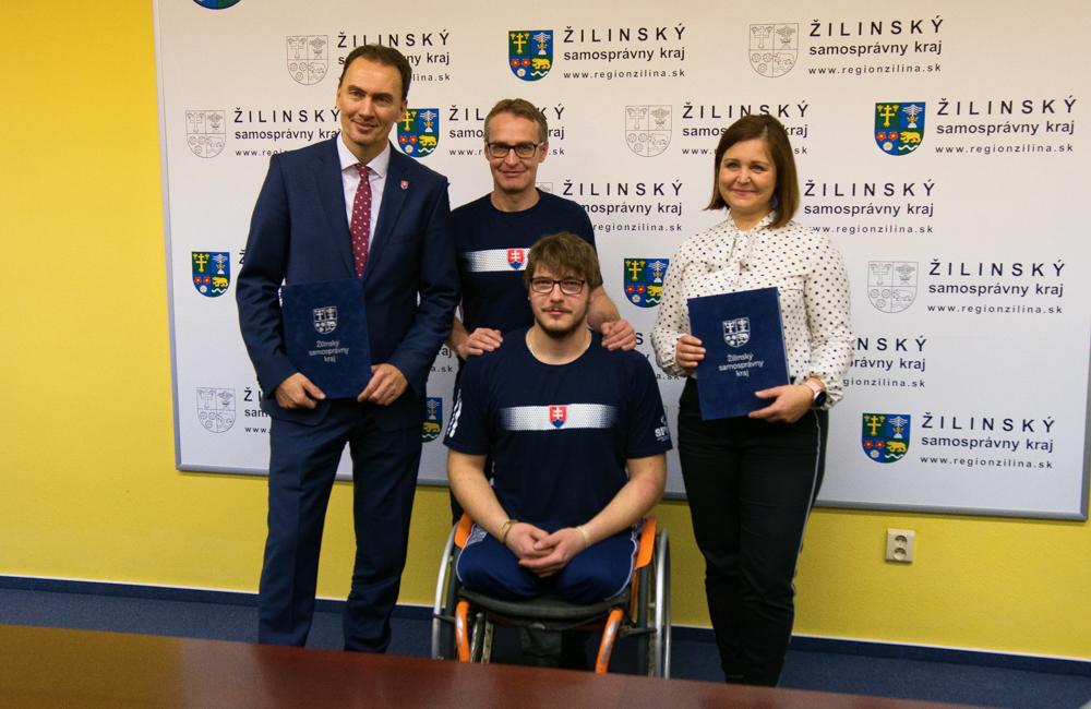 Podpis Memoranda medzi Žilinským samosprávnym krajom a Slovenským zväzom ľadového hokeja - 8.1.2020, foto 1