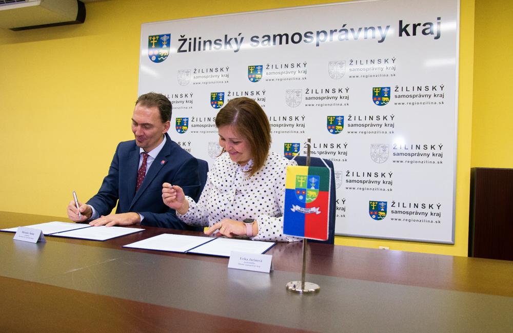 Podpis Memoranda medzi Žilinským samosprávnym krajom a Slovenským zväzom ľadového hokeja - 8.1.2020, foto 2