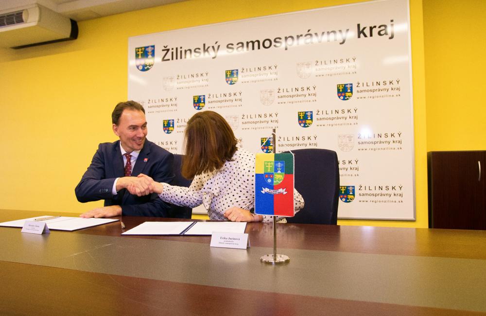 Podpis Memoranda medzi Žilinským samosprávnym krajom a Slovenským zväzom ľadového hokeja - 8.1.2020, foto 5