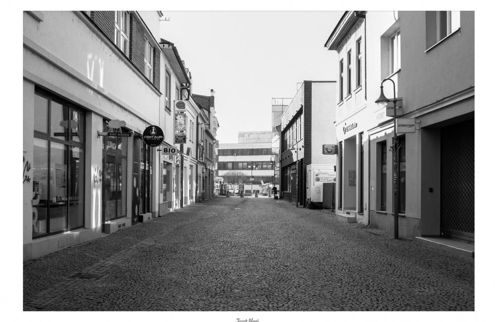 FOTO: Takmer prázdne ulice a námestie v historickom centre Žiliny, foto 4