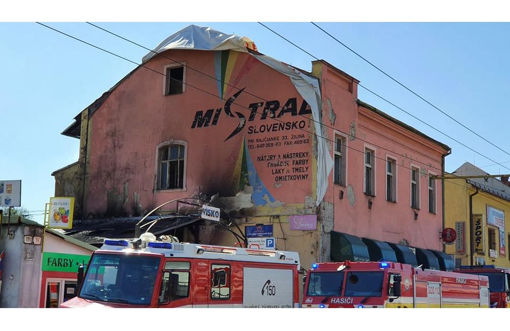 AKTUÁLNE: Na Hviezdoslavovej v Žiline horí budova, foto 7