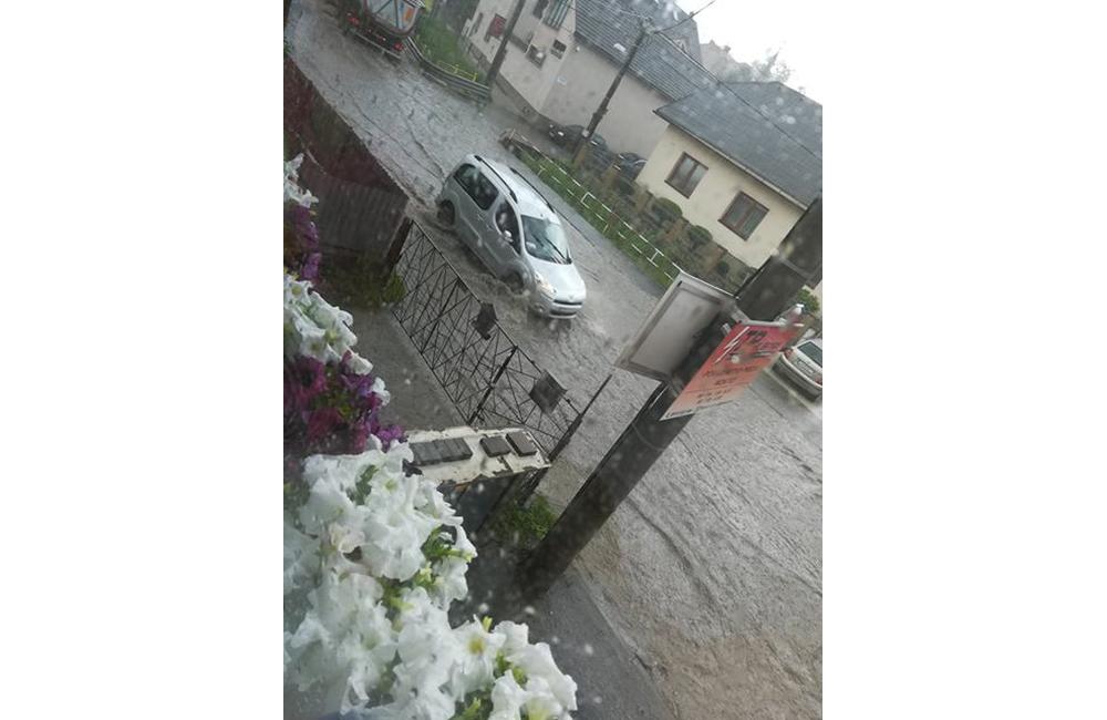 FOTO: Výdatný dážď zaplavil viacero ciest v Žiline a mestských častiach, foto 8