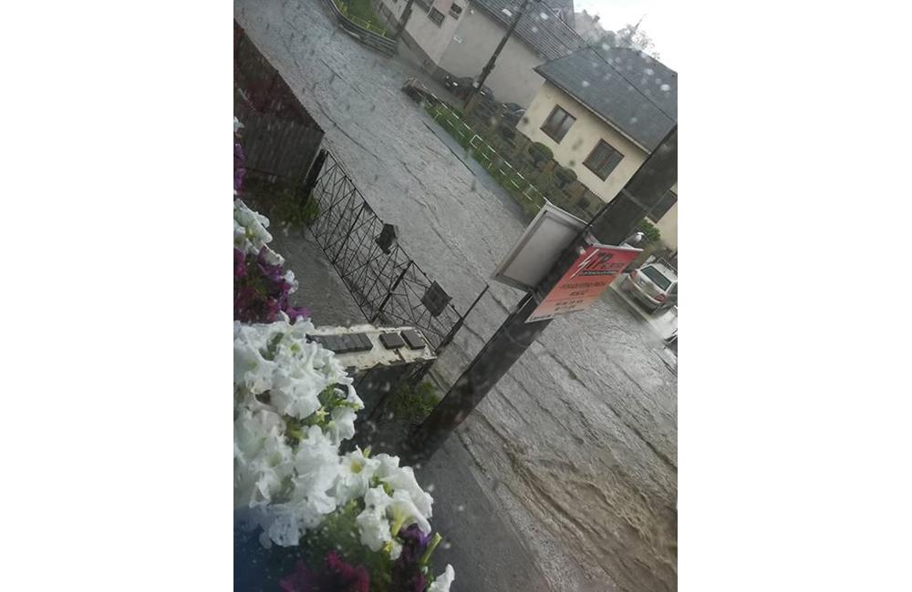 FOTO: Výdatný dážď zaplavil viacero ciest v Žiline a mestských častiach, foto 9