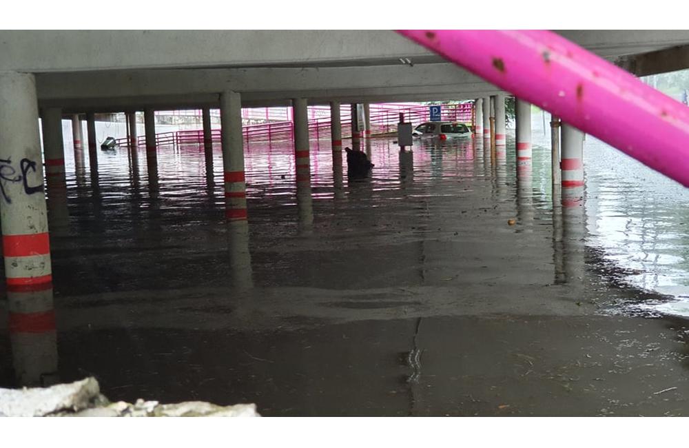 FOTO: Výdatný dážď zaplavil viacero ciest v Žiline a mestských častiach, foto 14