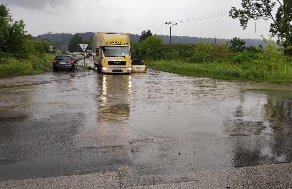 FOTO: Výdatný dážď zaplavil viacero ciest v Žiline a mestských častiach, foto 17