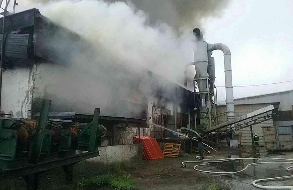 FOTO: Požiar výrobnej haly v Oravskom Podzámku 19.6.2020, foto 3