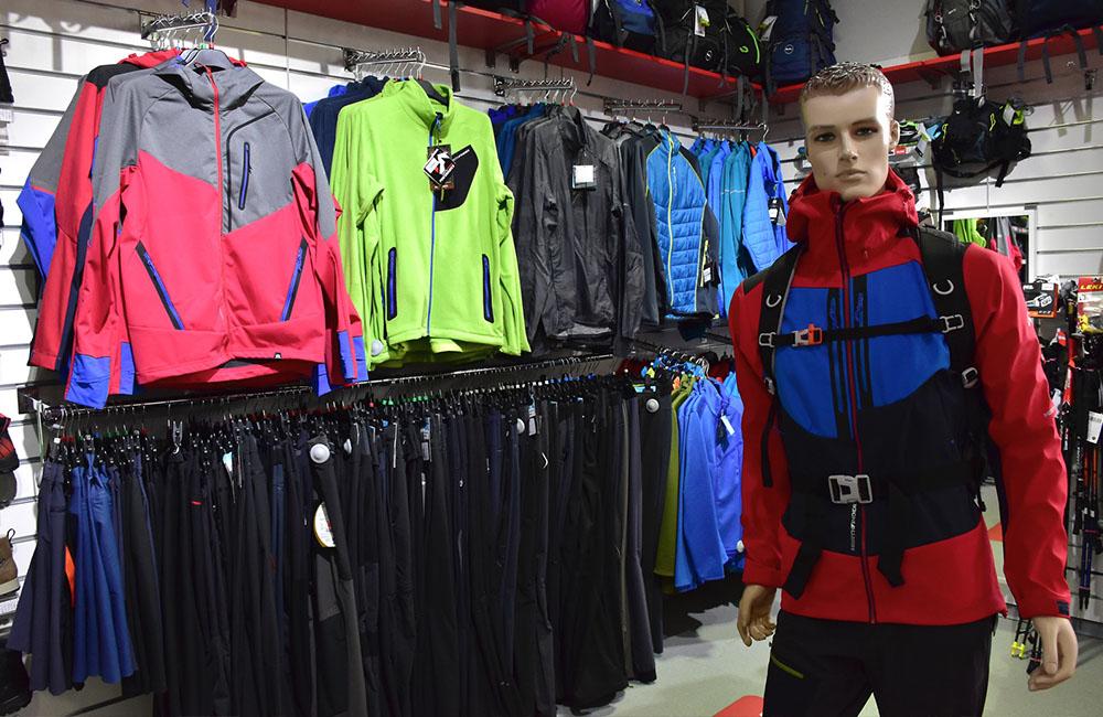 FOTO: Predajňa Topski v Žiline so širokým sortimentom športovej výbavy, foto 10